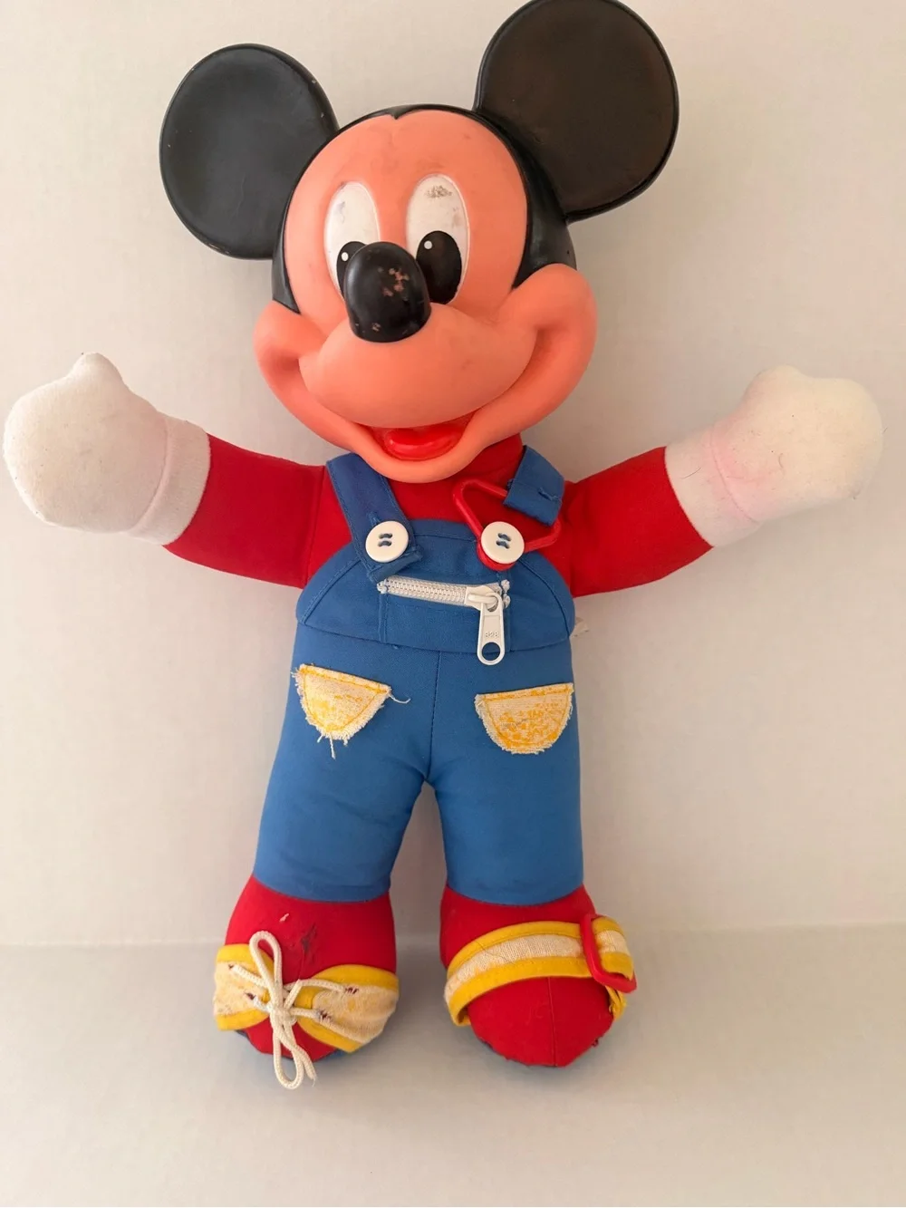 Dress Me Mickey 1989